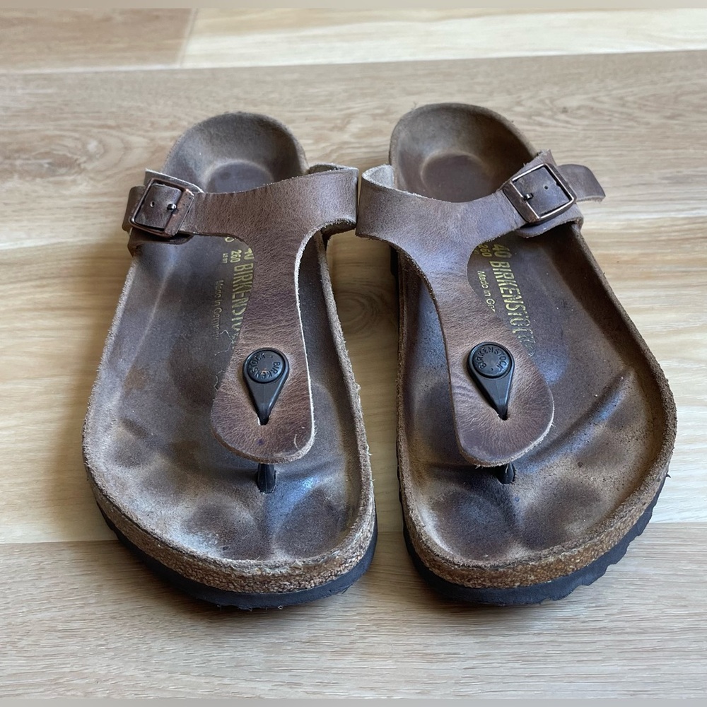 Birkenstock Women’s Thong Sandal Gizeh Size 40 - Pre-owned - Tan